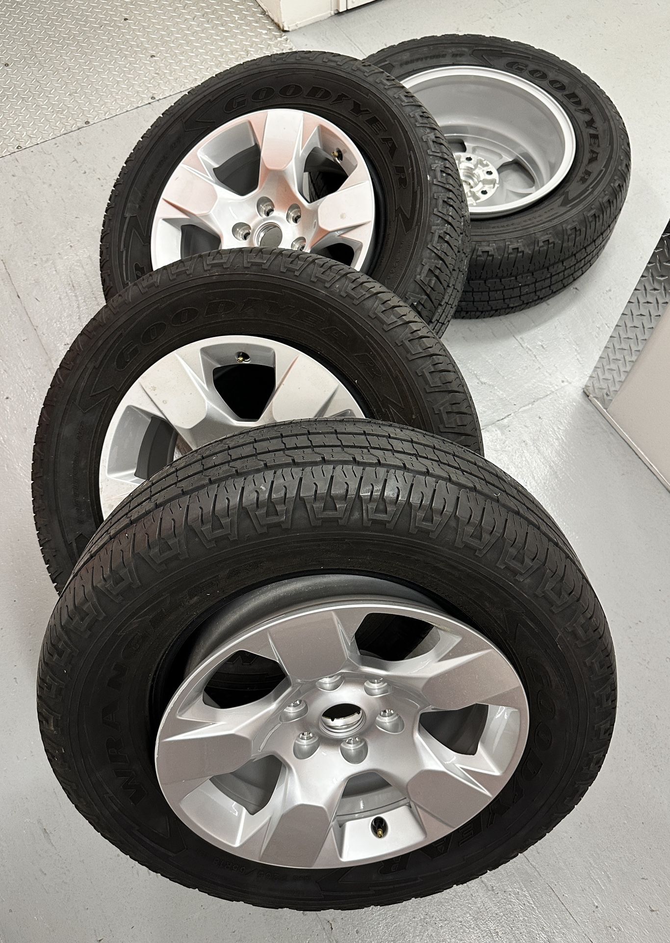Dodge Ram 18-Inch 6-Lug 2019-2025 Aluminum Wheels and Tires