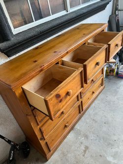 Big Heavy Pine Wood Large Dresser 9 Jumbo Drawers Cajonera $200.- firm