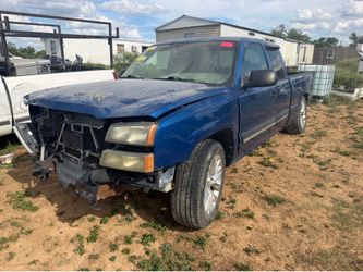 03 Chevy 5.3 motor with 2w transmission full part out good parts