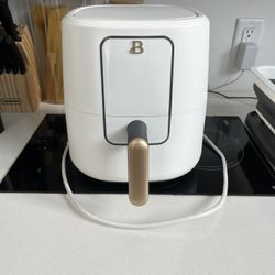 Beautiful By Drew Barrymore 3quart Air fryer  White/Gold