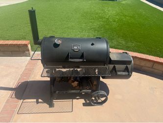 Oklahoma Joe Highland Smoker