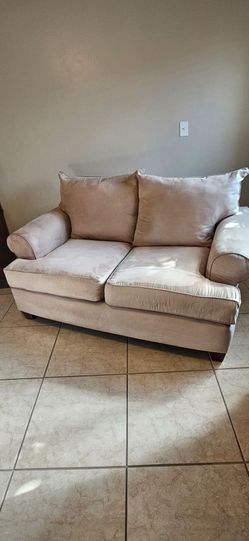 Comfortable light khaki/ round arms SOFA LOVESEAT