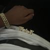 Chino_sells