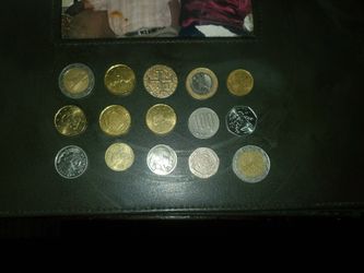 SMALL FOREIGN COIN COLLECTION. 
