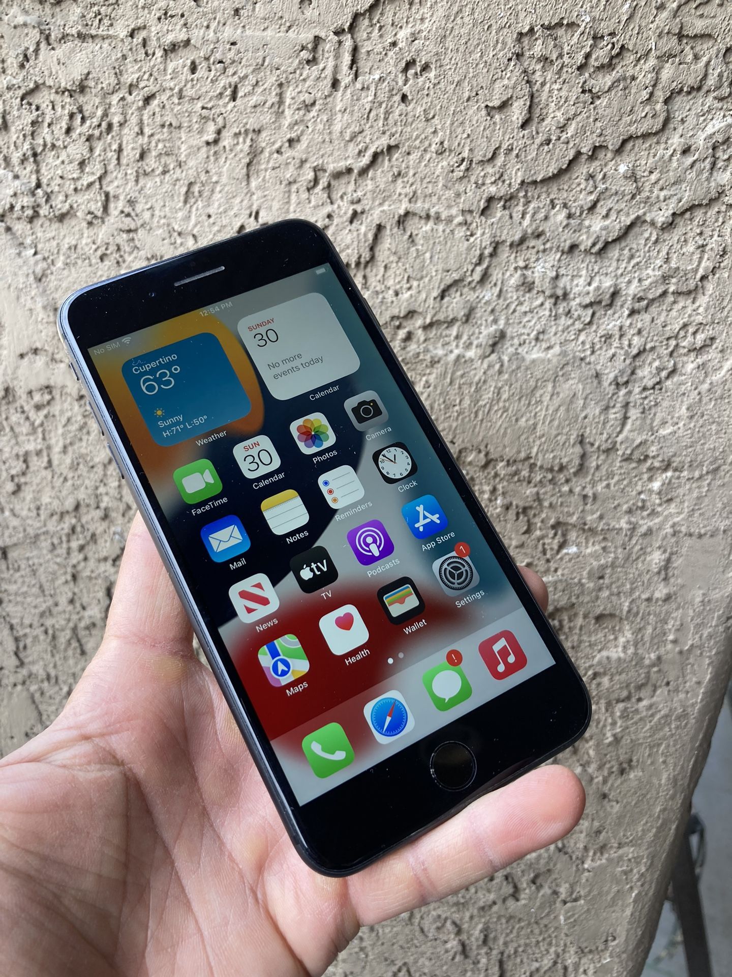 iPhone 8+ Plus. Like New And Unlocked!