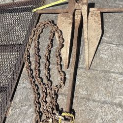 Vintage Anchors, Chains And More