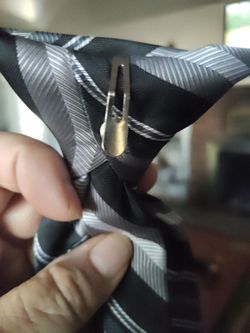 TIE CLIP/ ON - MEN  (BRAND IS PURITAN).      PICK ⛏️ UP ONLY