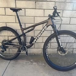 2022 Specialized Epic Pro - Large