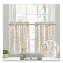 Velvet Courtain And Sign 