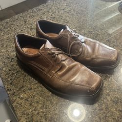 Good Condition Men’s Size 13 Brown Leather Ecco Dress Shoe Great Deal