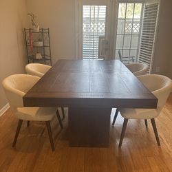 Kitchen Table & Chairs 