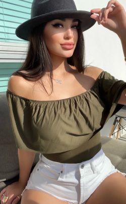 Fashion Nova Sexy Ruffle Off The Shoulder Bodysuit Size M - Excellent Preloved Condition