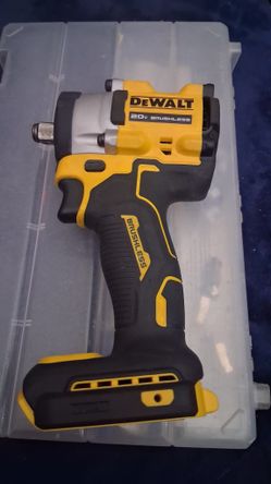 Dewalt Impact 1/2 INCH WRENCH 