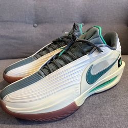 Nike G.T. Cut 3 Turbo Basketball Shoes IH2371-700 Mens Size 10