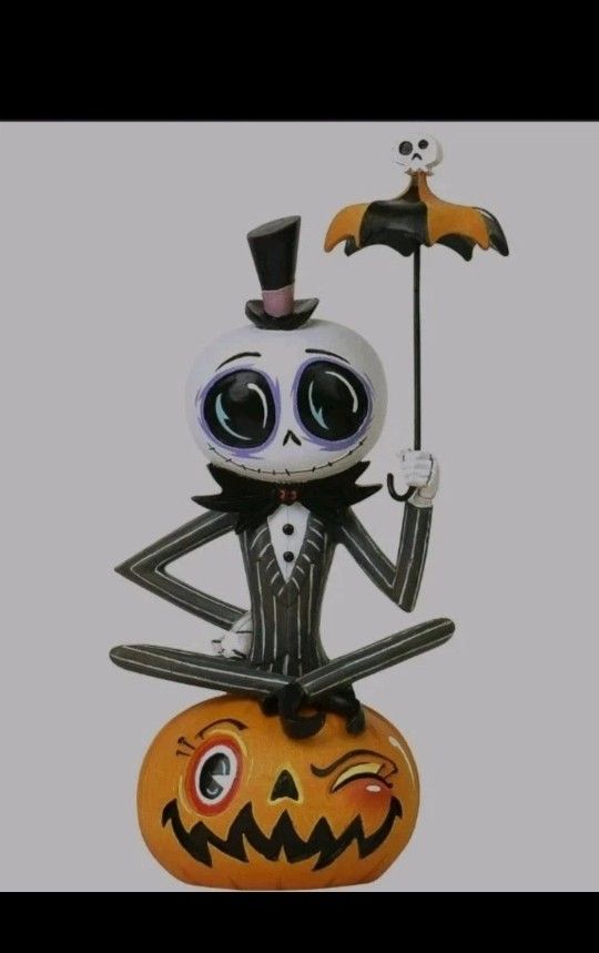 Disney Showcase Miss Mindy Nightmare Before Christmas Jack Skellington Statue
