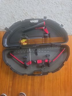 Genesis Bow, Easton Arrows, PLUS MORE! $200 obo