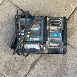 Makita 40V Charger 