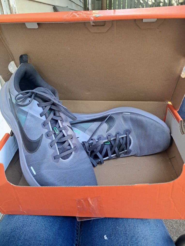 Nikes  Shoes