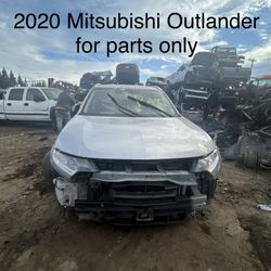 2020 Mitsubishi outlander FOR PARTS ONLY‼️