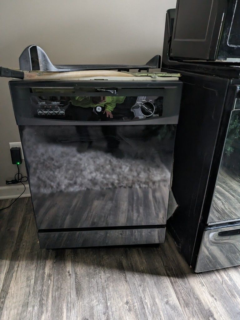 Dishwasher Microwave And Stove