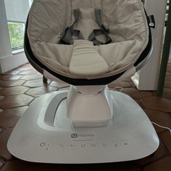 4moms MamaRoo Multi-Motion Baby Swing