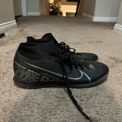 Nike futsal cleats size Mens 11 