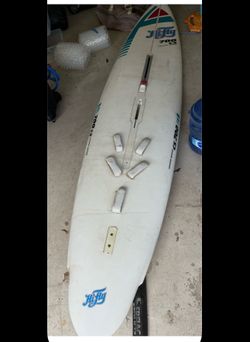HiFly 700 CS Windsurf Board and NeilPryde Warp RAF 3-9 Sail