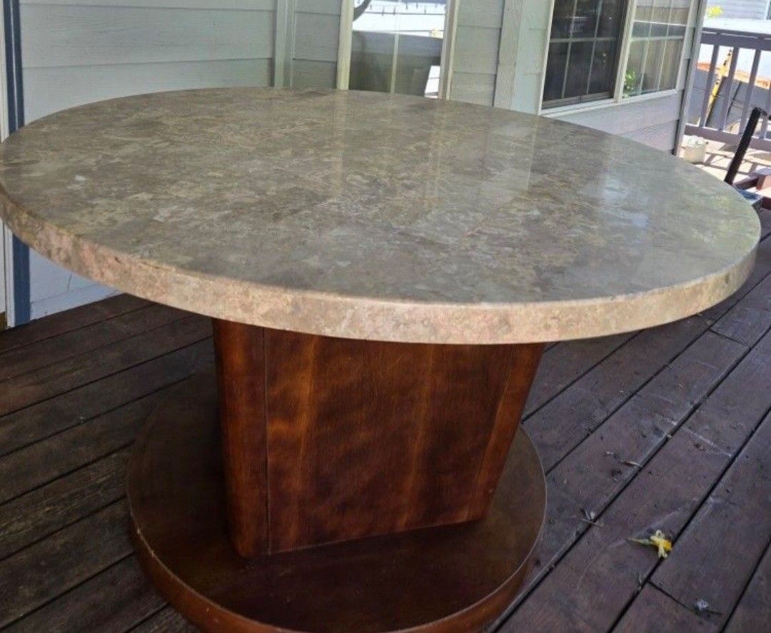 Marble Dining Table/Mesa