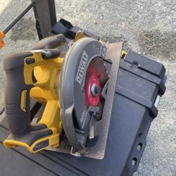 Circular Saw 60 v 7 1/4 Blade 