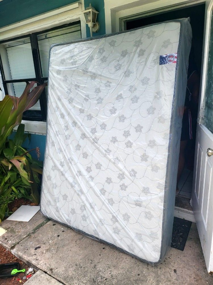 NEW QUEEN MATTRESS AND BOX SPRING -- Also Available In All Sizes.