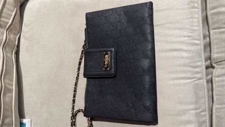 Cartera / Clutch Bebe Color Negro Con Detalle Dorado