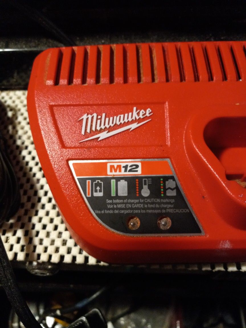 Milwaukee Charger New 