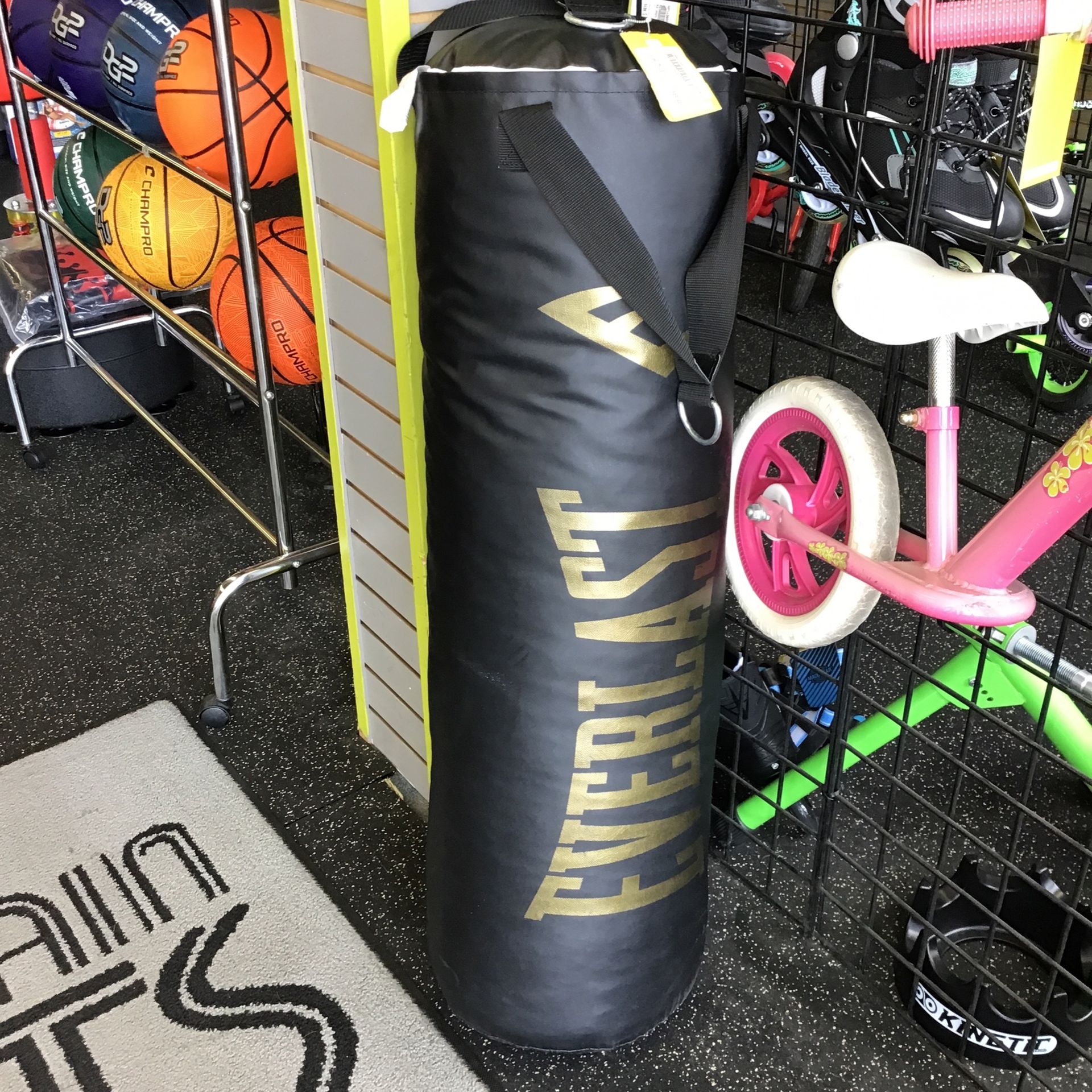 Everlast Punching Bag 75lbs