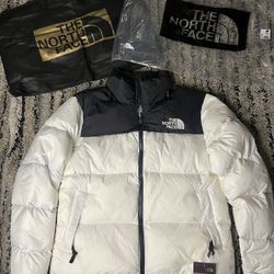 *New* North face Puffer Jacket 
