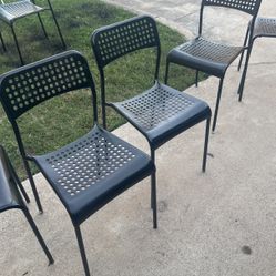 26 Chairs