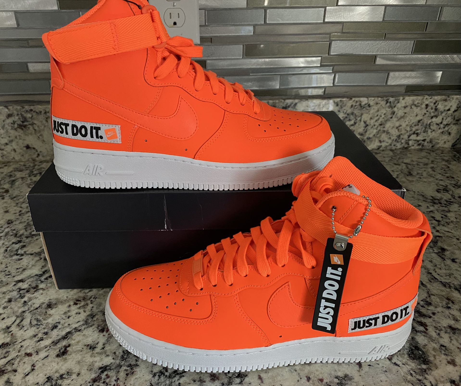 Nike Air Force 1 White Wolf Grey Picante Red Size 11 Men's for Sale in Las  Vegas, NV - OfferUp