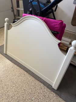 White full size bed
