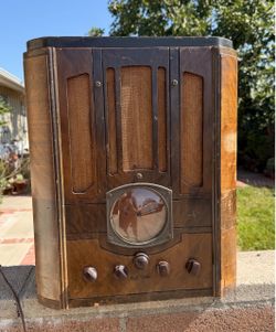 RCA model T8-14 vintage radio