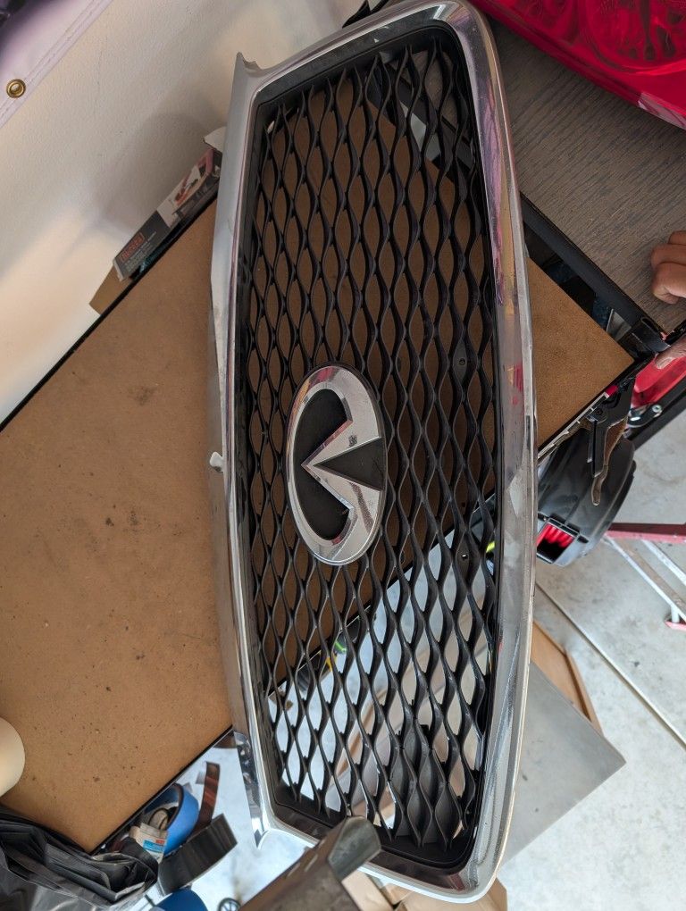 Q60 Front Grill