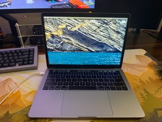 Apple MacBook Pro 13-Inch Laptop