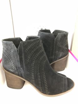Vince Camuto Black suede Booties Size 9w
