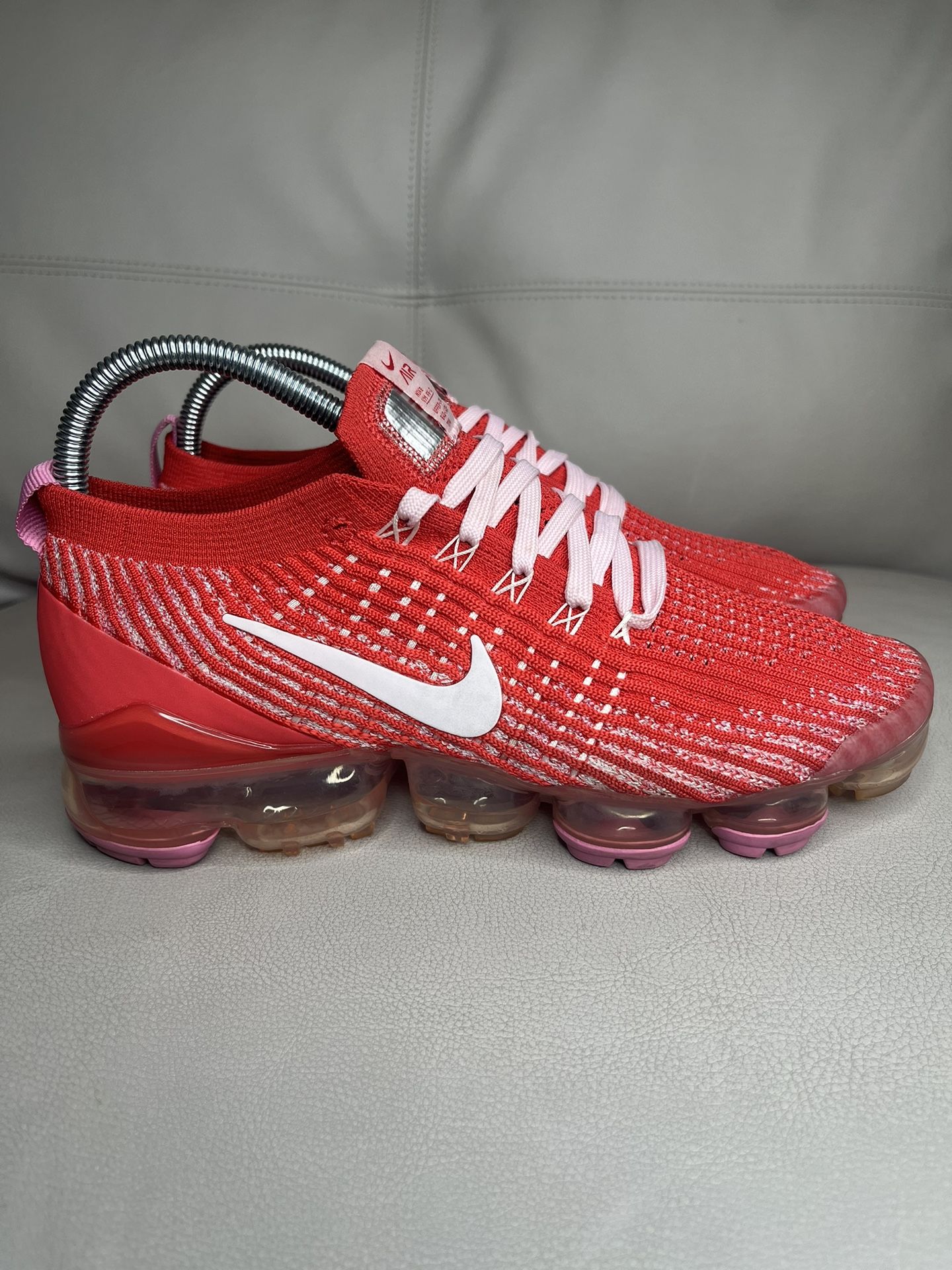 Nike Vapor Max Flynit 3 Track Red Pink Magic Flamingo Womens Size 8 (CU4756-600)