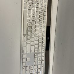 Logitech K750 Solar Wireless Keyboard 