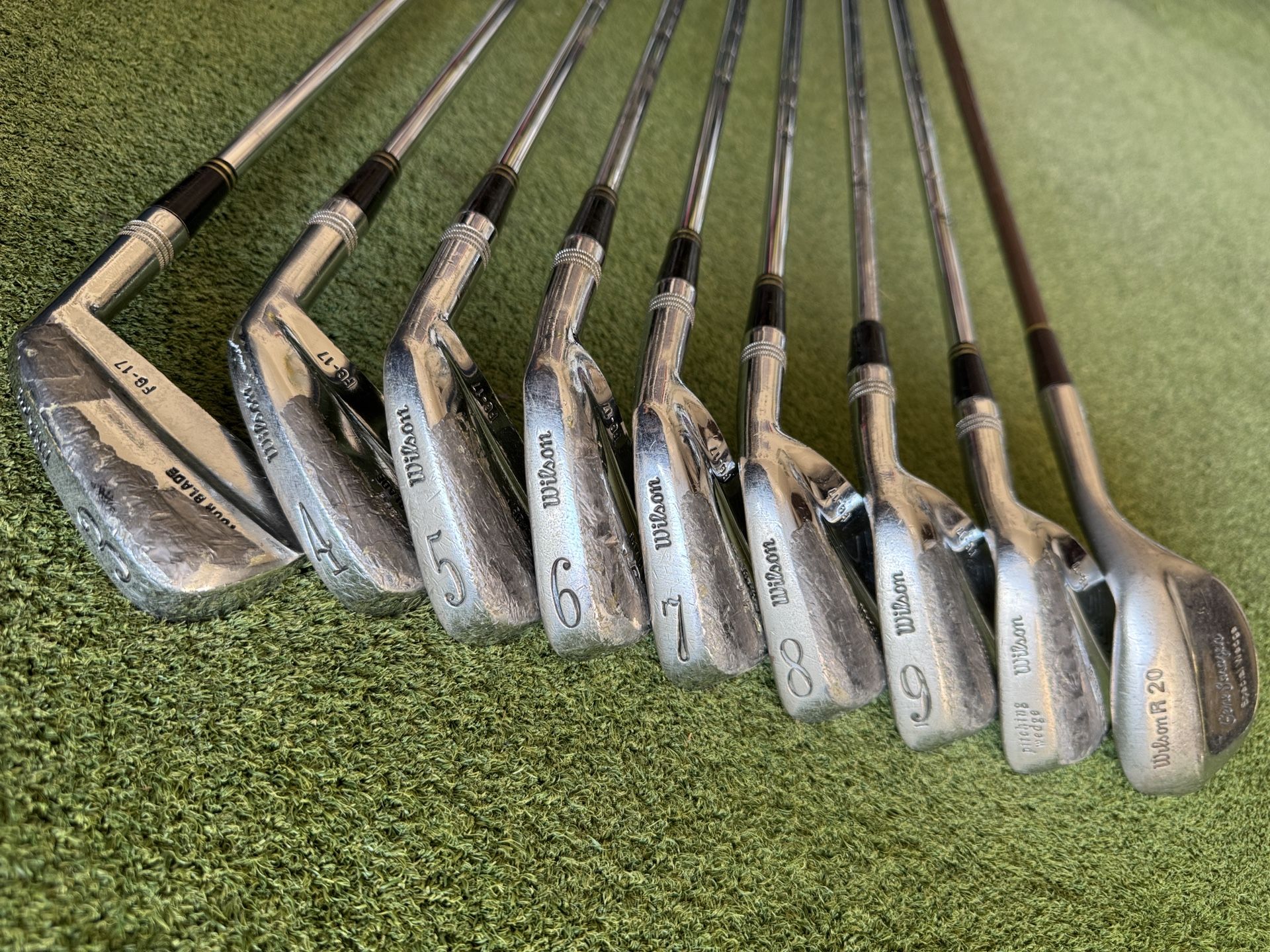 Wilson Staff FG-17 Iron Set 8 Pieces (3, 4, 5, 6, 7, 8, 9, and Pw) Plus Sw.   