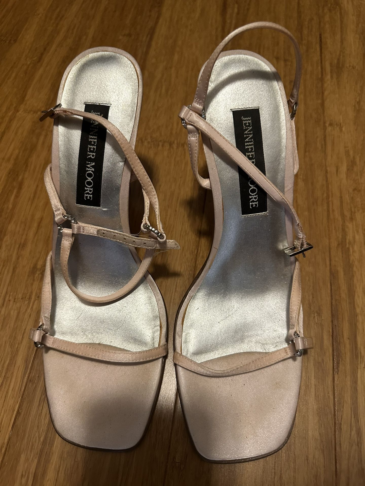 Strappy 4” Heels Size 8M (Jennifer Moore)
