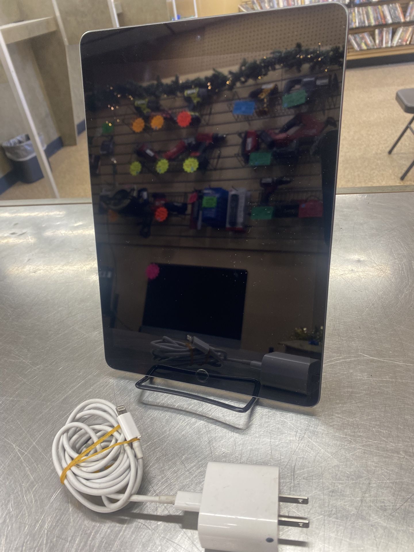 Apple iPad 9th Generation 64GB With Charging Cord