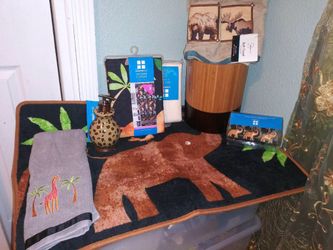 Animal print bathroom set