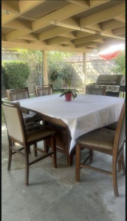 Dining Table Wood And Leather 6 chairs