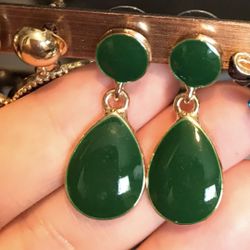 Jade green earring
