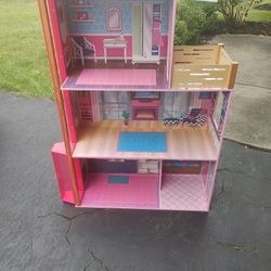 Barbie/doll Playhouse 